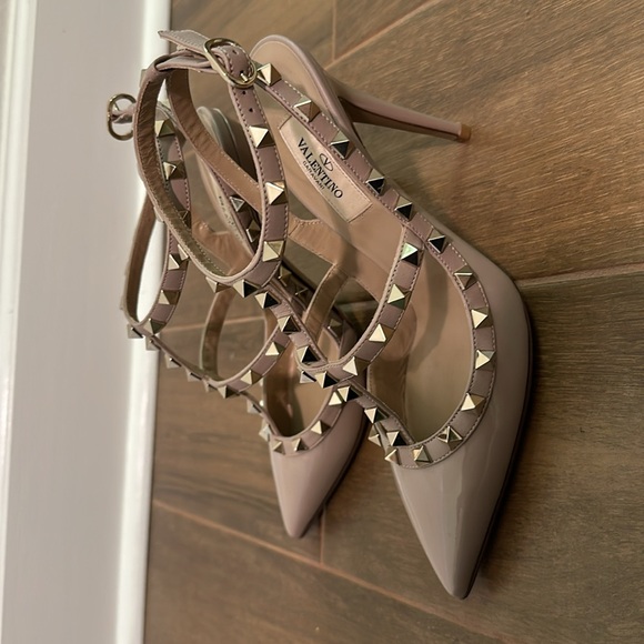 Never worn - bought for collection. - Picture 3 of 4